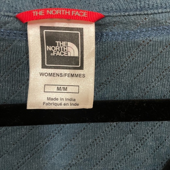 #155- THE NORTH FACE -Long Sleeve Henley 2 Button - Picture 3 of 4